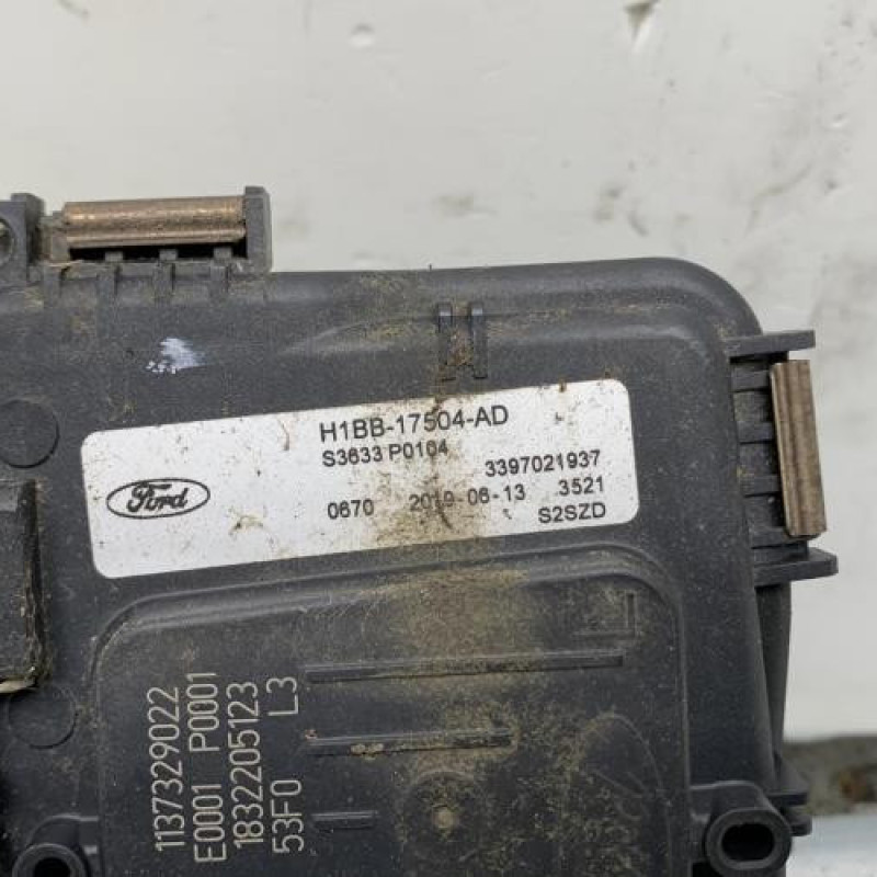Moteur essuie glace avant FORD FIESTA 7 Photo n°3