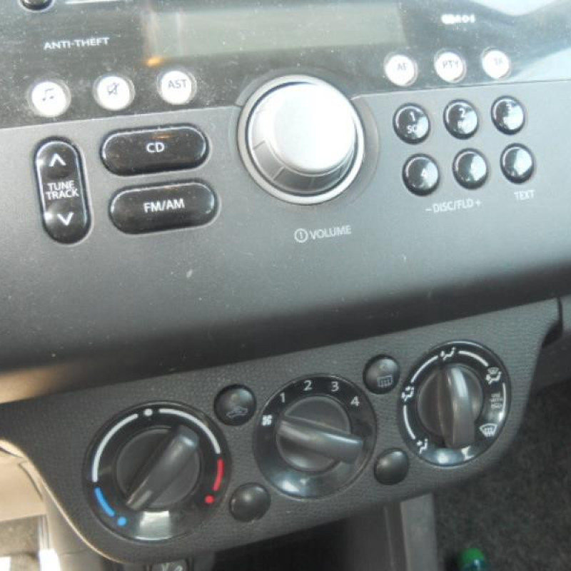 Bras essuie glace arriere SUZUKI SWIFT 3 Photo n°9