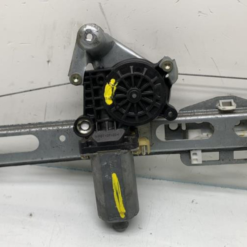 Leve vitre electrique avant gauche MERCEDES CLASSE A 168 Photo n°2