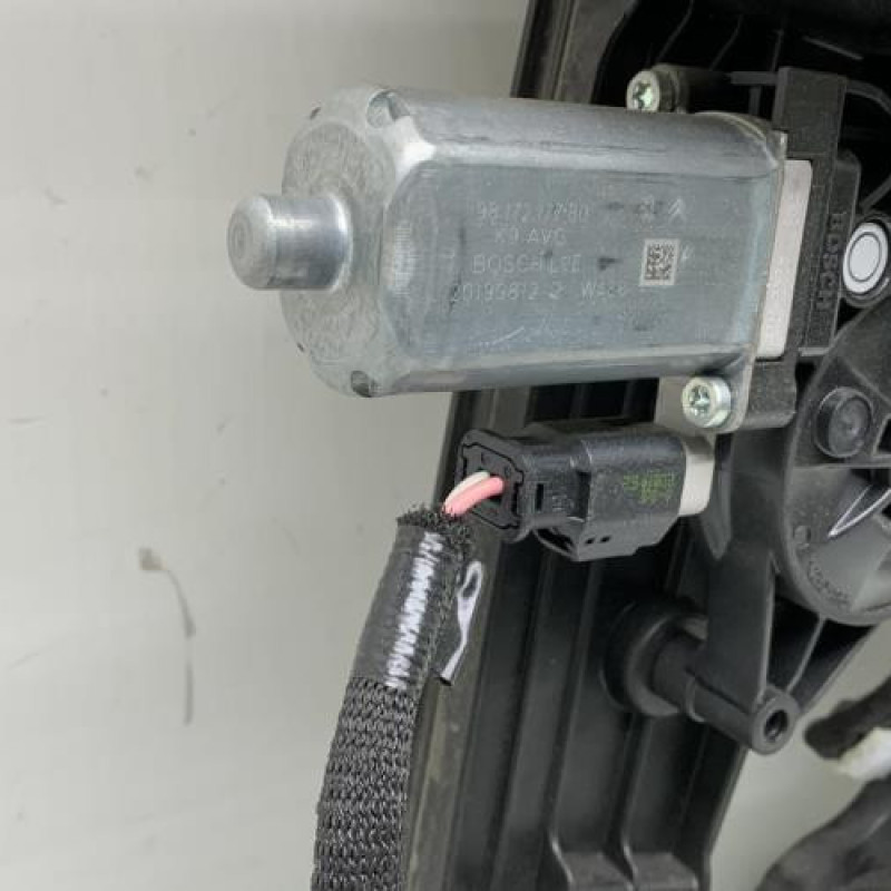 Leve vitre electrique avant gauche PEUGEOT RIFTER Photo n°5