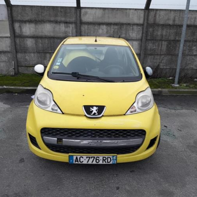 Pretensionneur de ceinture avant droit PEUGEOT 107 Photo n°4