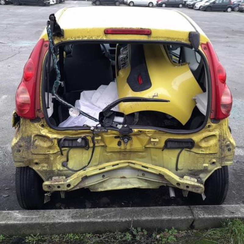 Pretensionneur de ceinture avant droit PEUGEOT 107 Photo n°7