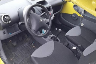 Pretensionneur de ceinture avant droit PEUGEOT 107