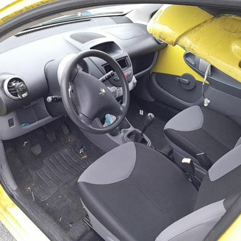 Pretensionneur de ceinture avant droit PEUGEOT 107 Photo n°10
