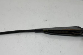 Bras essuie glace arriere PEUGEOT 106