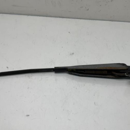 Bras essuie glace arriere PEUGEOT 106