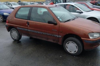 Bras essuie glace arriere PEUGEOT 106