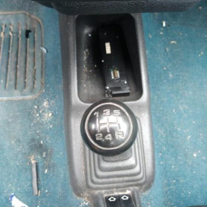 Bras essuie glace arriere PEUGEOT 106 Photo n°11
