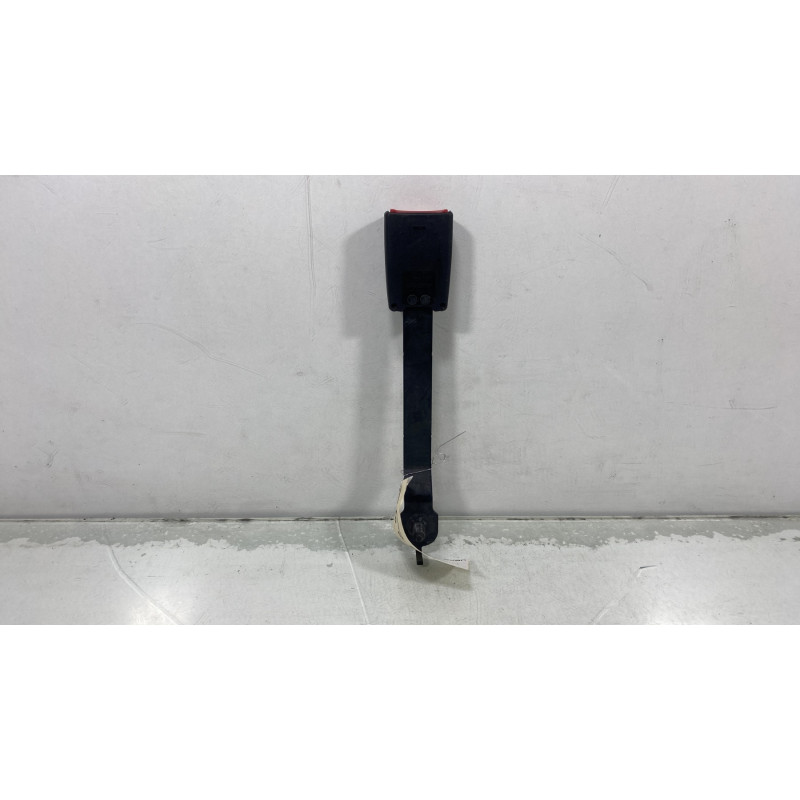 Attache ceinture avant droit RENAULT CLIO 3 Photo n°4