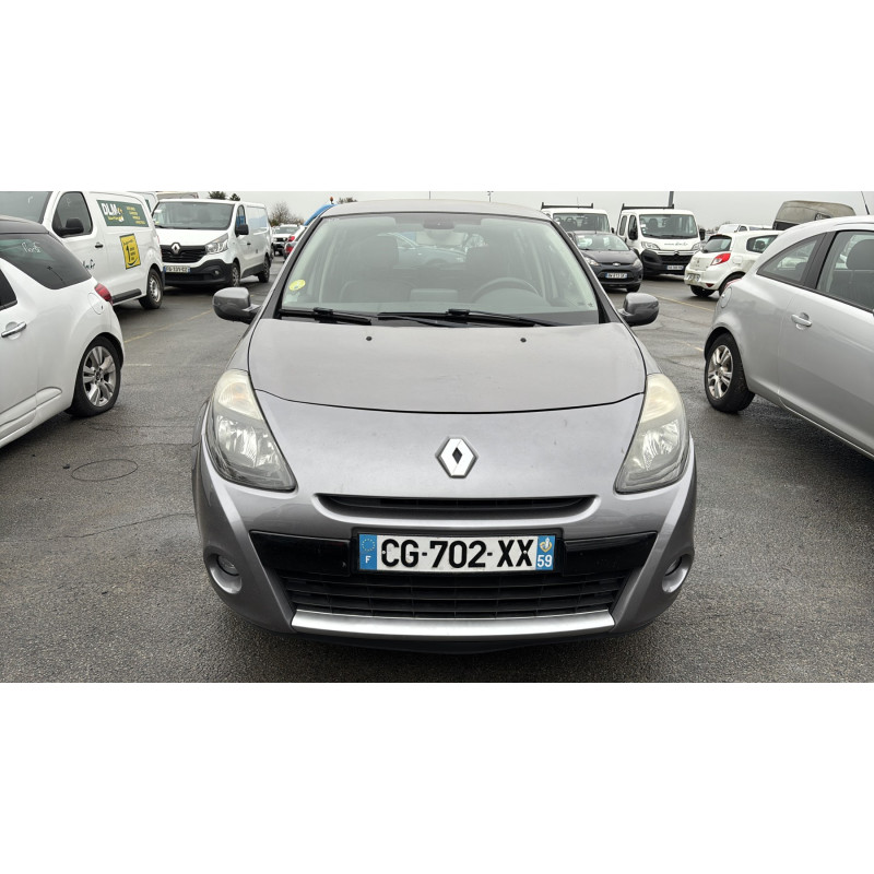 Attache ceinture avant droit RENAULT CLIO 3 Photo n°12