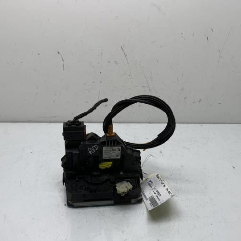 Serrure avant droit OPEL CORSA E Photo n°1