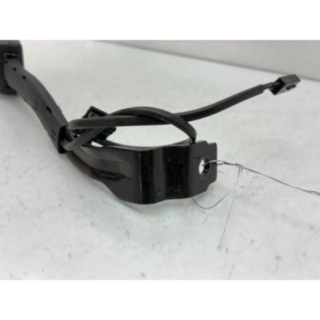 Attache ceinture avant gauche VOLKSWAGEN PASSAT 5