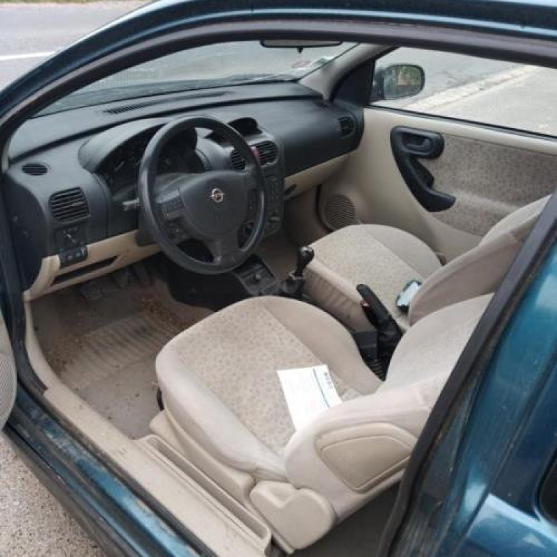 Feu arriere principal droit (feux) OPEL CORSA C Photo n°8