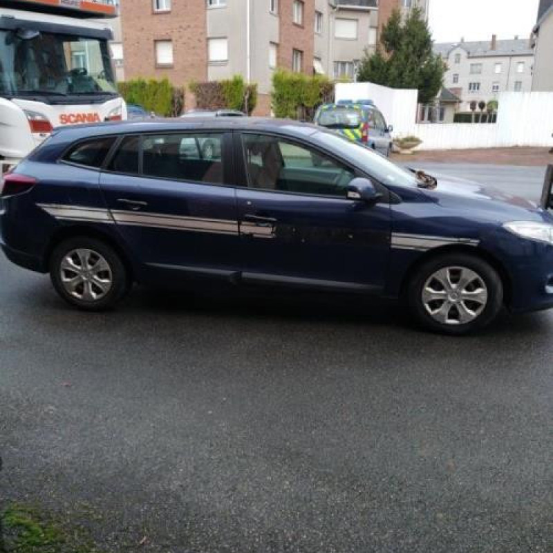 Porte avant gauche RENAULT MEGANE 3 Photo n°8