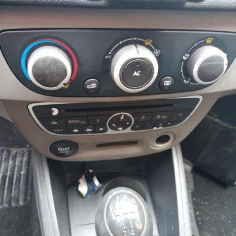 Porte avant gauche RENAULT MEGANE 3 Photo n°15