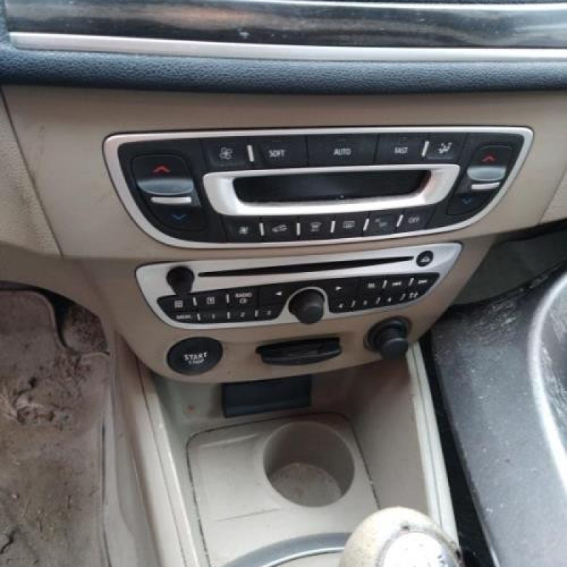 Moteur essuie glace avant RENAULT MEGANE 3 Photo n°12