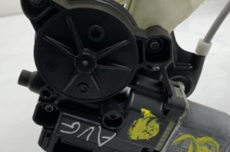 Leve vitre electrique avant gauche VOLKSWAGEN POLO 5
