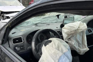 Leve vitre electrique avant gauche VOLKSWAGEN POLO 5