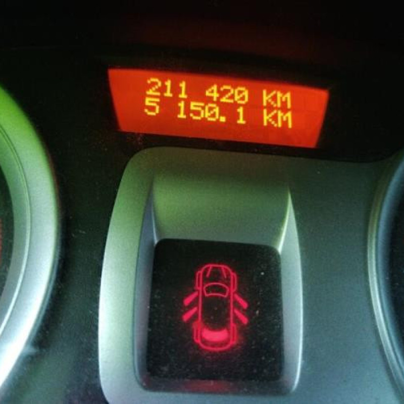 Pretensionneur de ceinture avant droit RENAULT CLIO 3 Photo n°4