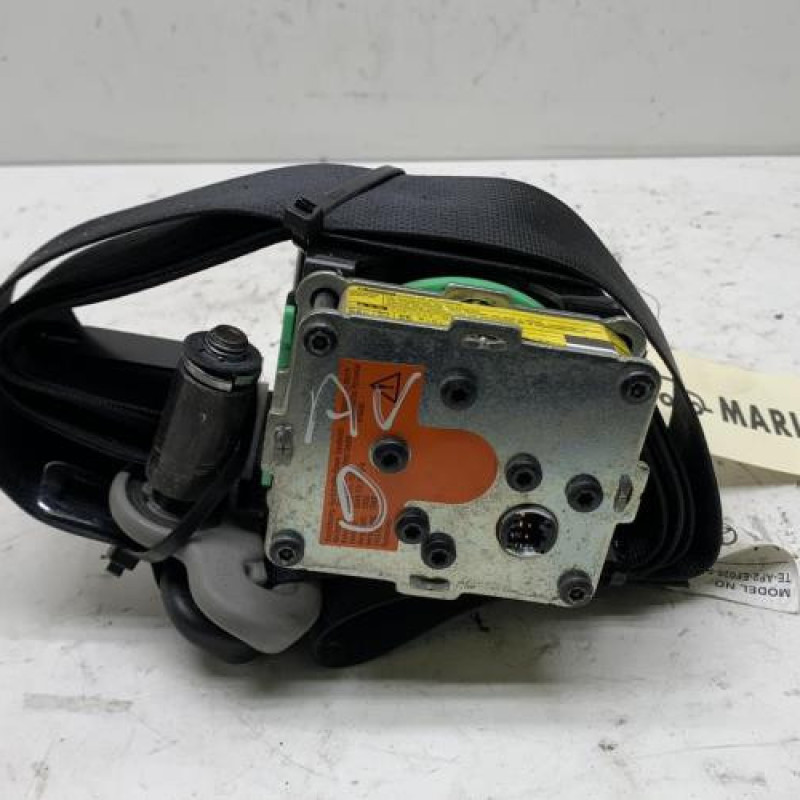 Pretensionneur de ceinture avant droit TOYOTA YARIS 2 Photo n°1