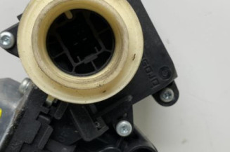 Leve vitre electrique avant gauche TOYOTA YARIS 2