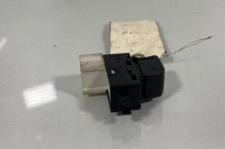 Interrupteur de leve vitre avant droit NISSAN MICRA 4