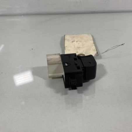 Interrupteur de leve vitre avant droit NISSAN MICRA 4