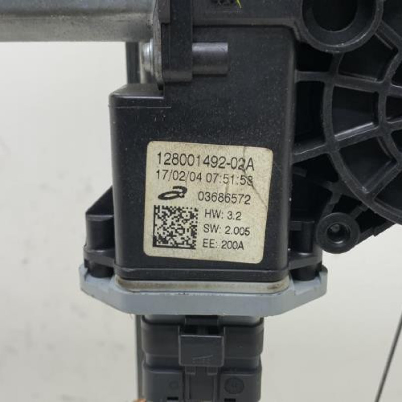 Leve vitre electrique avant gauche RENAULT CLIO 4 Photo n°3