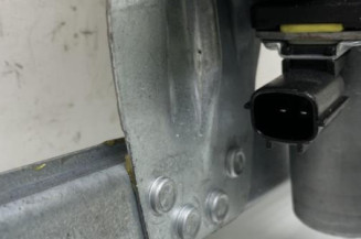 Leve vitre electrique avant droit DACIA SANDERO 2