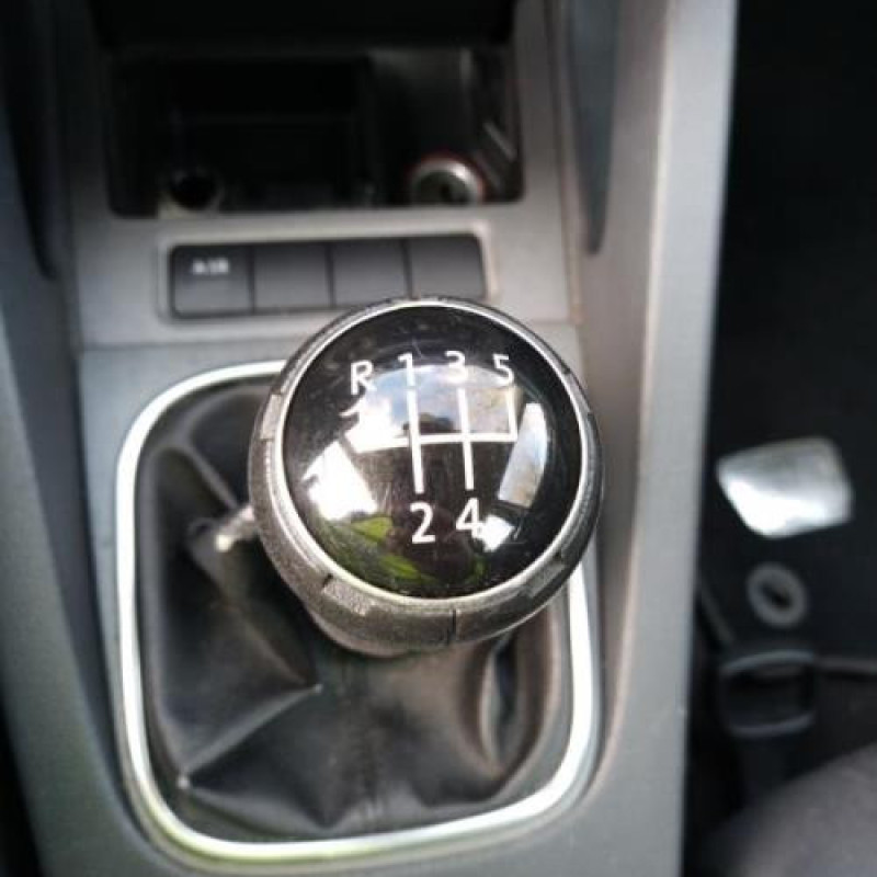 Compresseur clim VOLKSWAGEN GOLF 5 Photo n°11