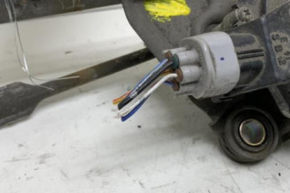 Moteur essuie glace avant SUZUKI LIANA