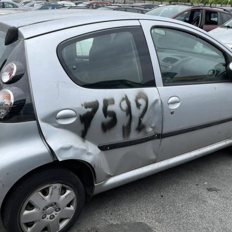 Leve vitre electrique avant gauche CITROEN C1 1 Photo n°8