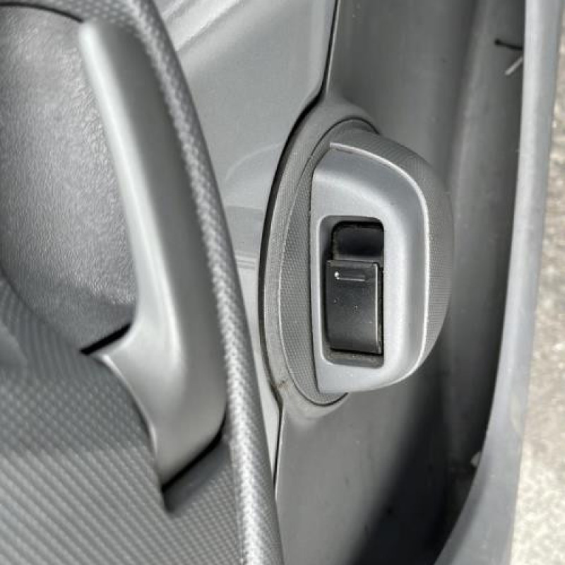 Leve vitre electrique avant gauche CITROEN C1 1 Photo n°16