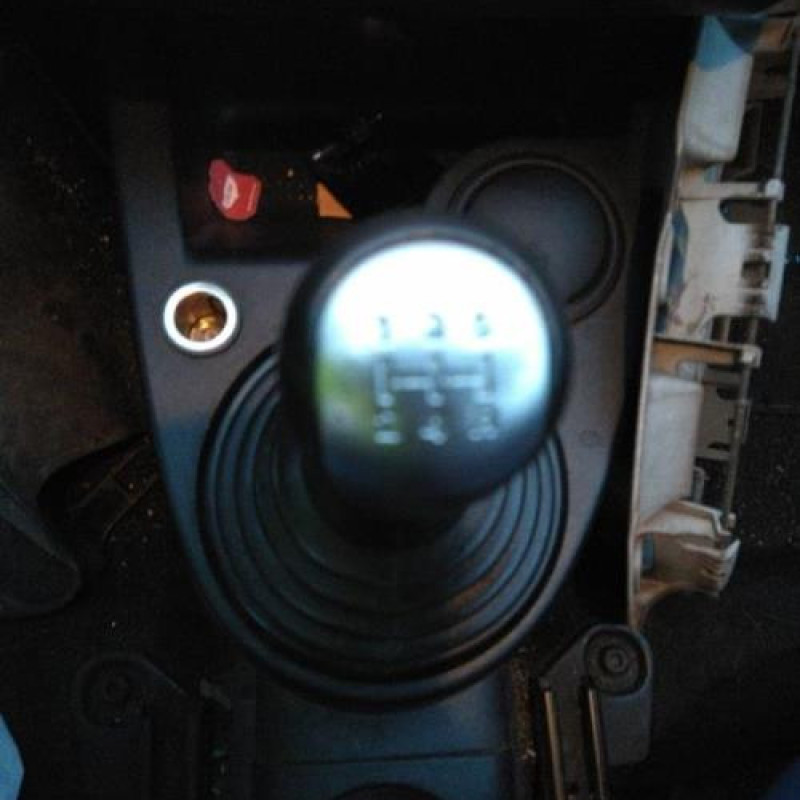 Boite de vitesses FORD FIESTA 5 Photo n°9