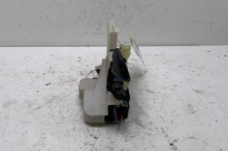 Serrure avant droit VOLKSWAGEN POLO 4