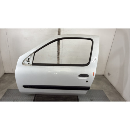 Porte avant gauche RENAULT CLIO 2 Photo n°1
