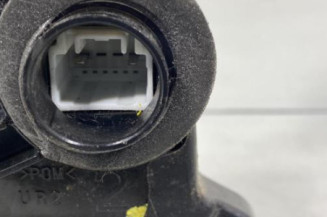 Serrure avant droit TOYOTA AURIS 1