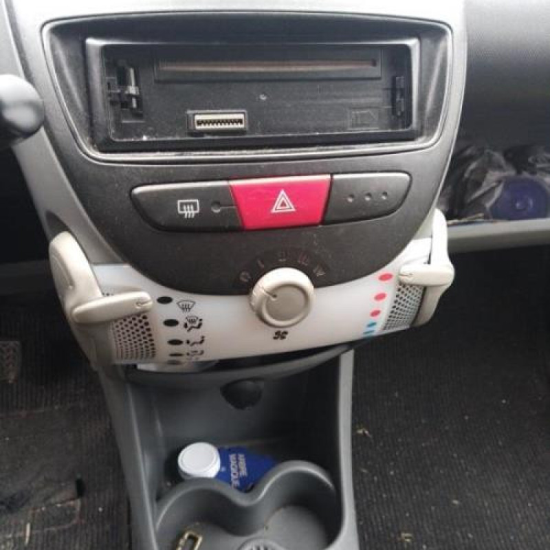 Pretensionneur de ceinture avant droit PEUGEOT 107 Photo n°11