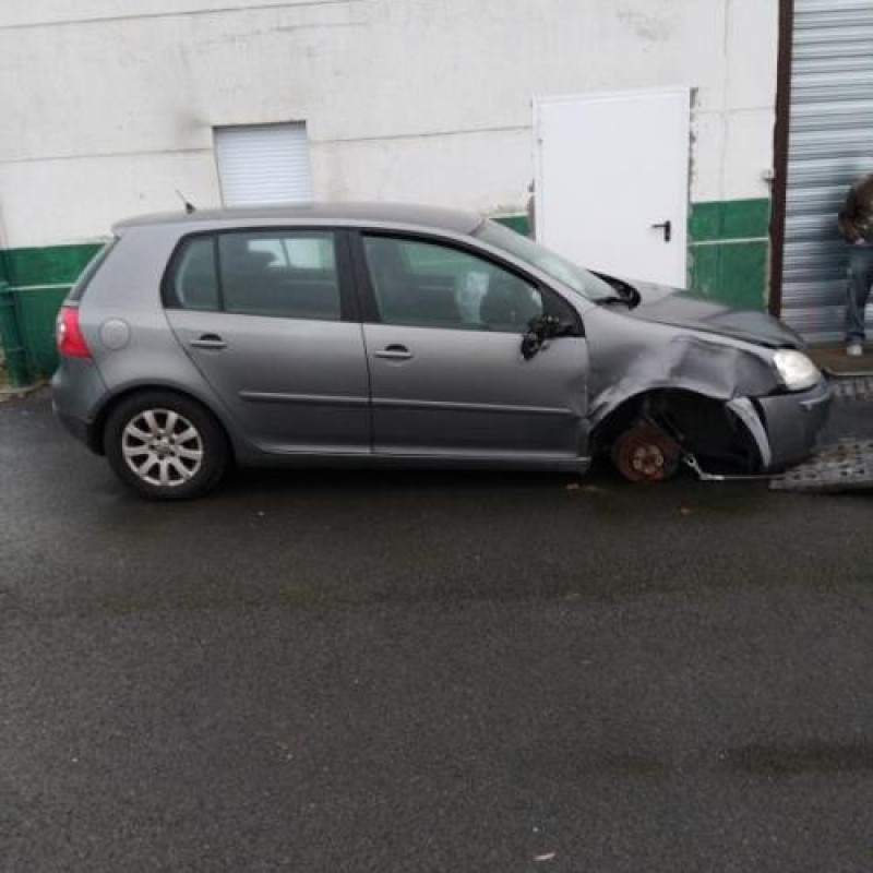 Feu arriere principal droit (feux) VOLKSWAGEN GOLF 5 Photo n°5