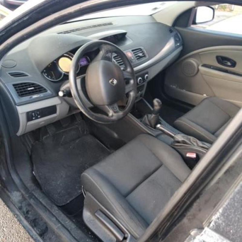 Pretensionneur de ceinture avant droit RENAULT MEGANE 3 Photo n°8