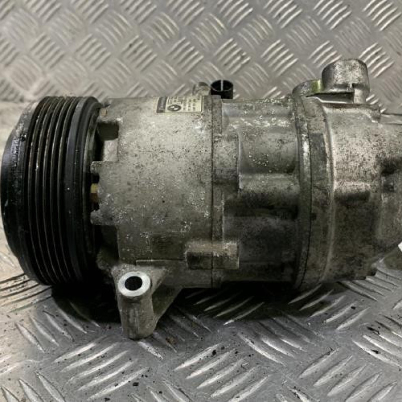 Compresseur clim BMW SERIE 3 E46 Photo n°2