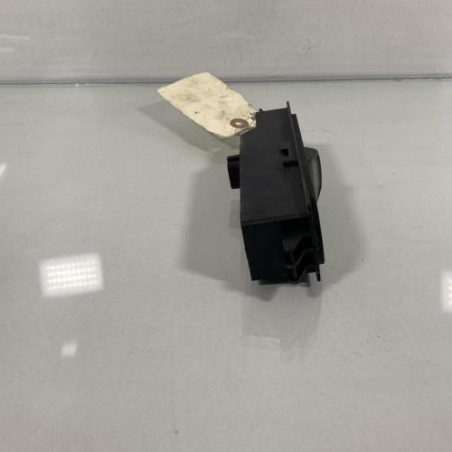 Interrupteur de leve vitre avant droit MERCEDES VITO 639
