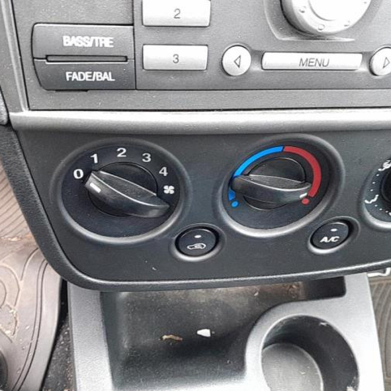 Leve vitre electrique avant gauche FORD FIESTA 5 Photo n°13