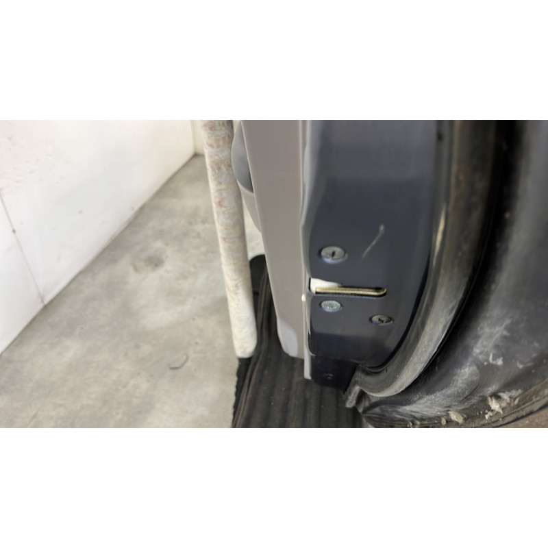 Porte arriere droit MITSUBISHI GRANDIS Photo n°3