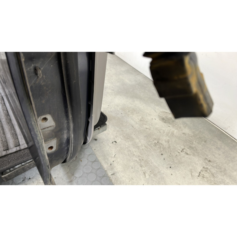 Porte arriere droit MITSUBISHI GRANDIS Photo n°6