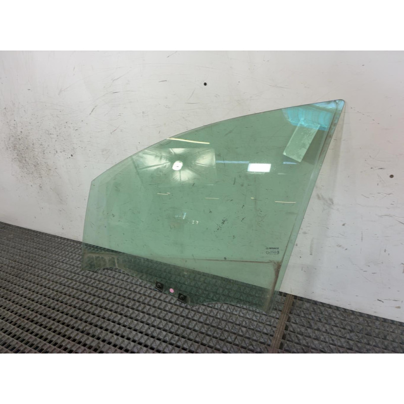 Vitre avant gauche RENAULT CLIO 4 Photo n°3