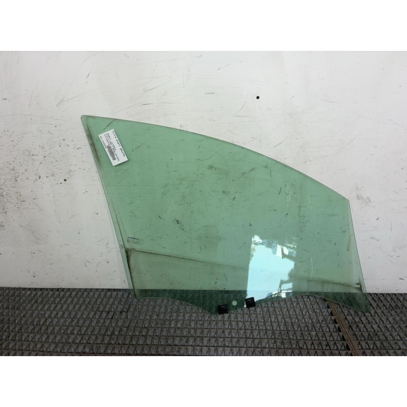 Vitre avant gauche RENAULT CLIO 4 Photo n°4