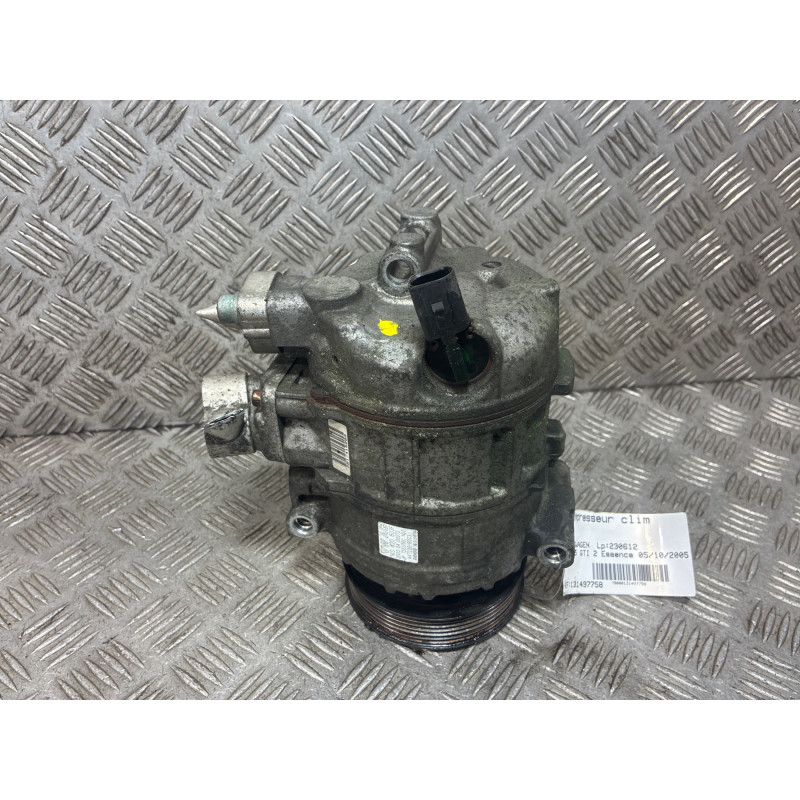 Compresseur clim VOLKSWAGEN GOLF 5 Photo n°4