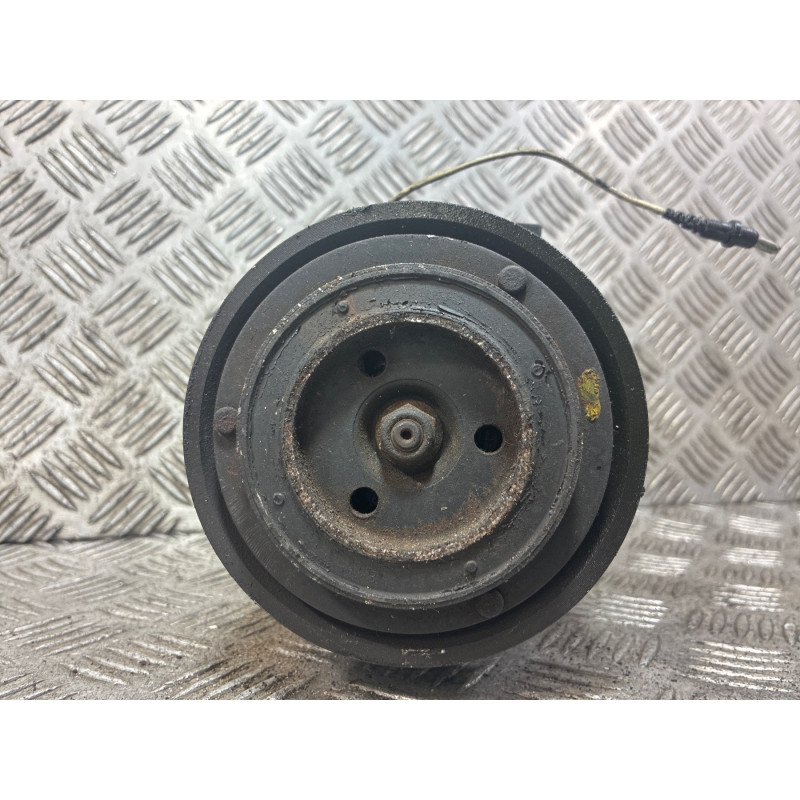 Compresseur clim RENAULT SAFRANE Photo n°4