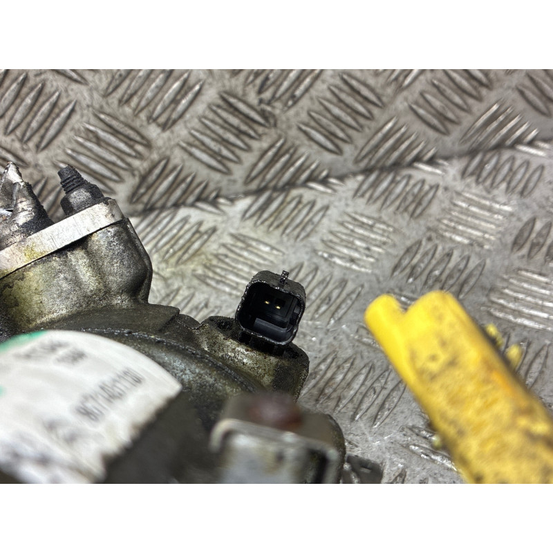 Compresseur clim CITROEN C5 2 Photo n°5